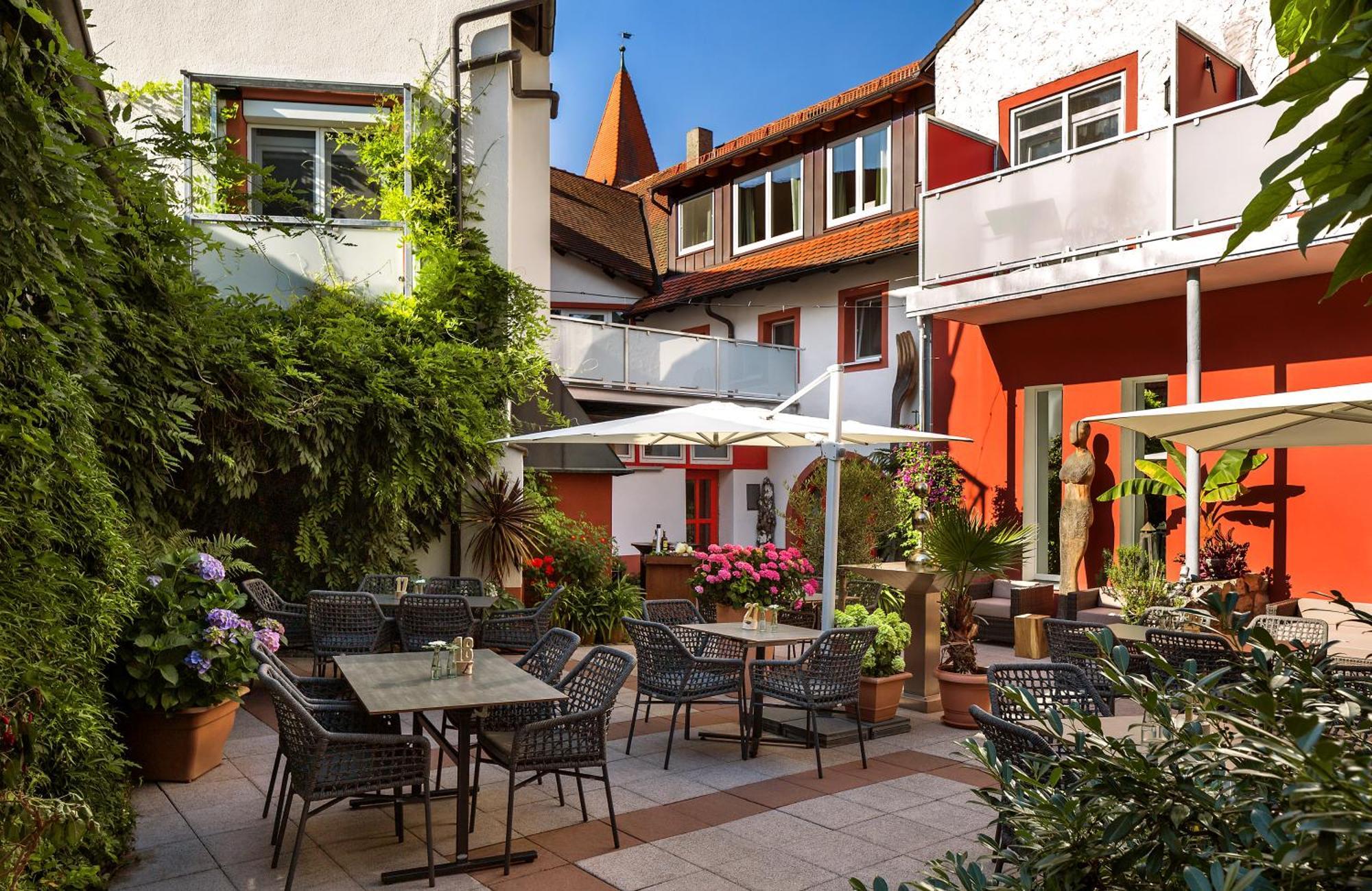 Wirtshaus & Hotel Goldener Greif Edelsfeld Exteriér fotografie